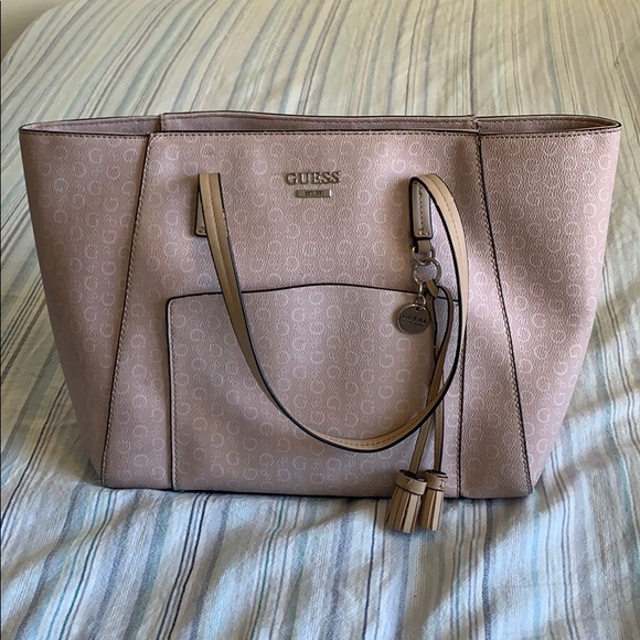 Guess purse - Picture 1 of 2